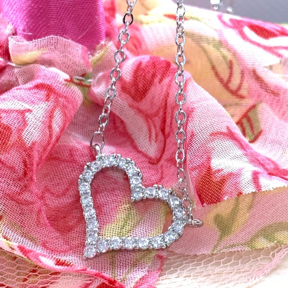 🌟 Silver 925 CZ Heart Necklace - Picture 2 of 5